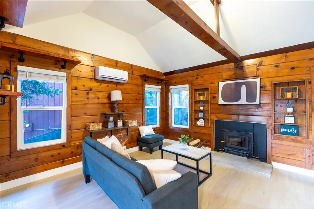 757 N Village Lane N, Crestline, California 92325 home-pic-7