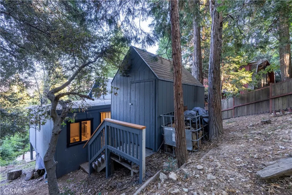 757 N Village Lane N, Crestline, California 92325 home-pic-44