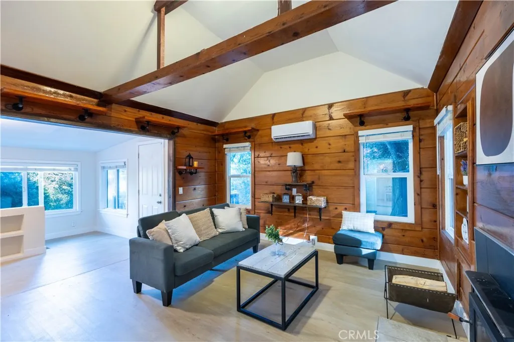 757 N Village Lane N, Crestline, California 92325 home-pic-11