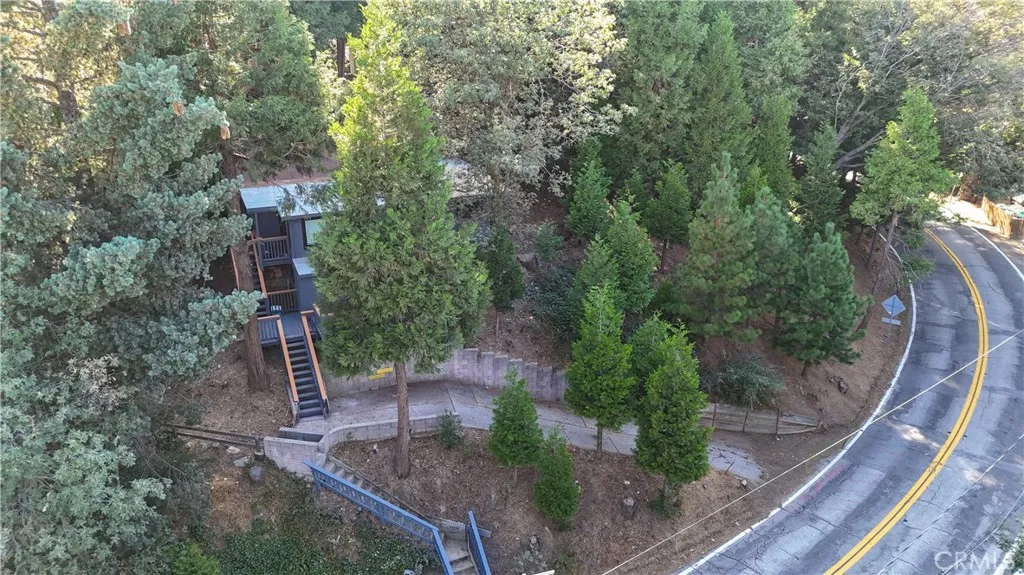 757 N Village Lane N, Crestline, California 92325 home-pic-37