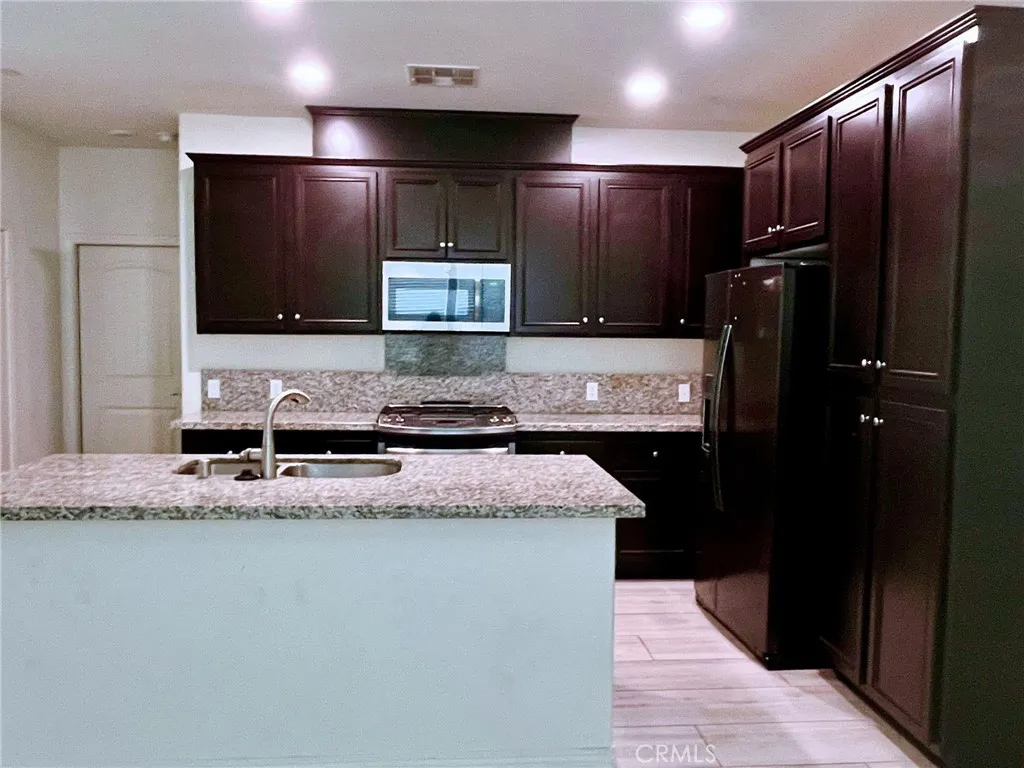 40365 Calle Real, Murrieta, California 92563 home-pic-9