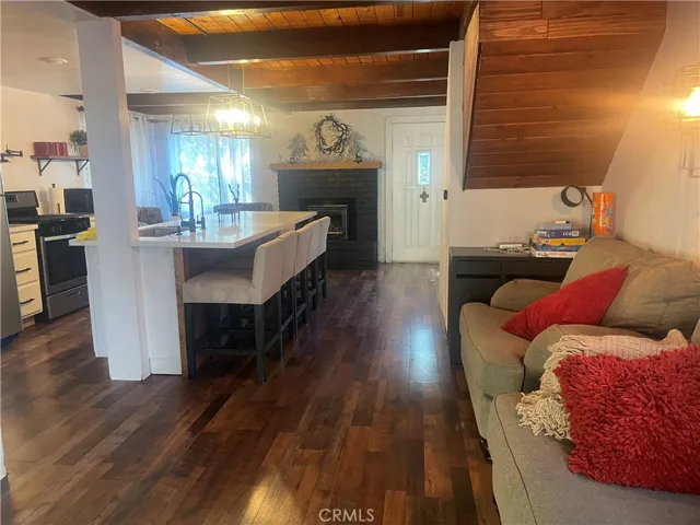 467 Boothe Lane, Crestline, California 92325