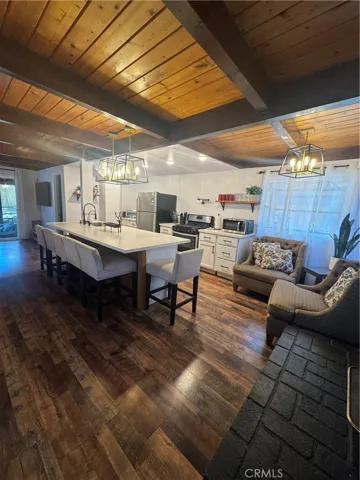 467 Boothe Lane, Crestline, California 92325