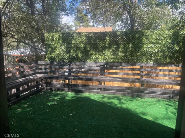 467 Boothe Lane, Crestline, California 92325