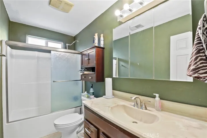 8795 Frankfort St., Fontana, California 92335