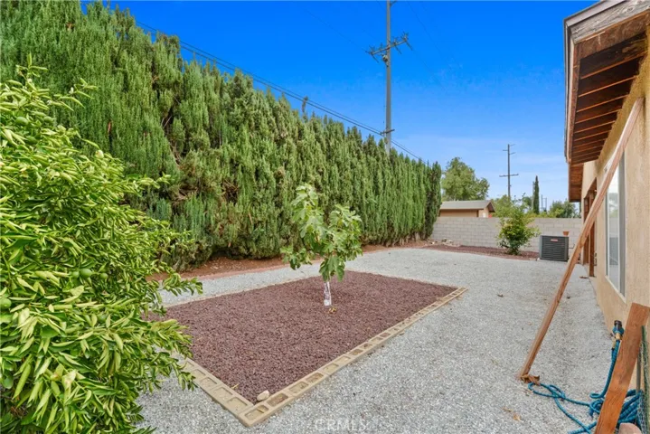 8795 Frankfort St., Fontana, California 92335