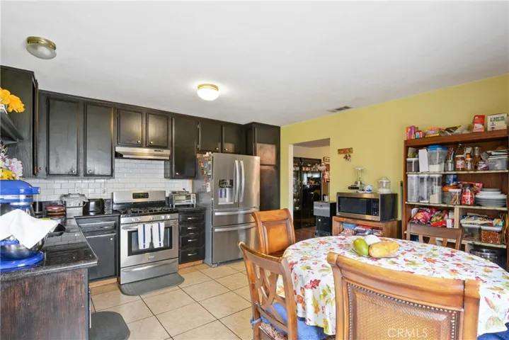8795 Frankfort St., Fontana, California 92335