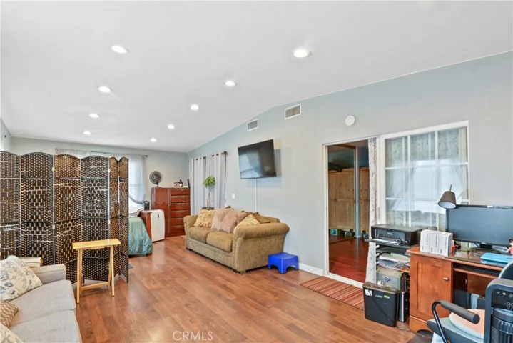 8795 Frankfort St., Fontana, California 92335
