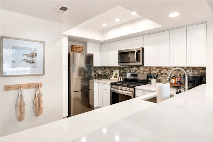875 Buttercup Road, Carlsbad, California 92011