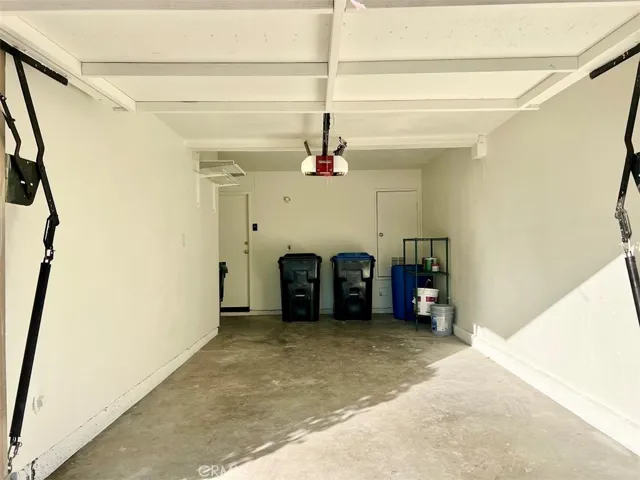 Garage with g direct access into unit.