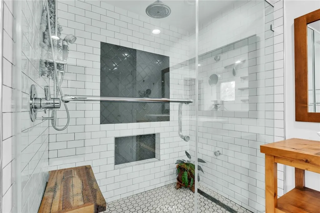 1133 Granvia Altamira, Palos Verdes Estates, California 90274 home-pic-21