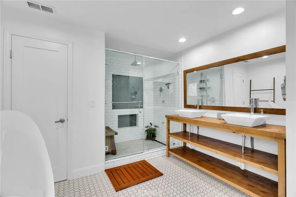 1133 Granvia Altamira, Palos Verdes Estates, California 90274 home-pic-10