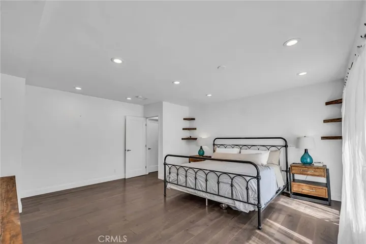 Mian Bedroom