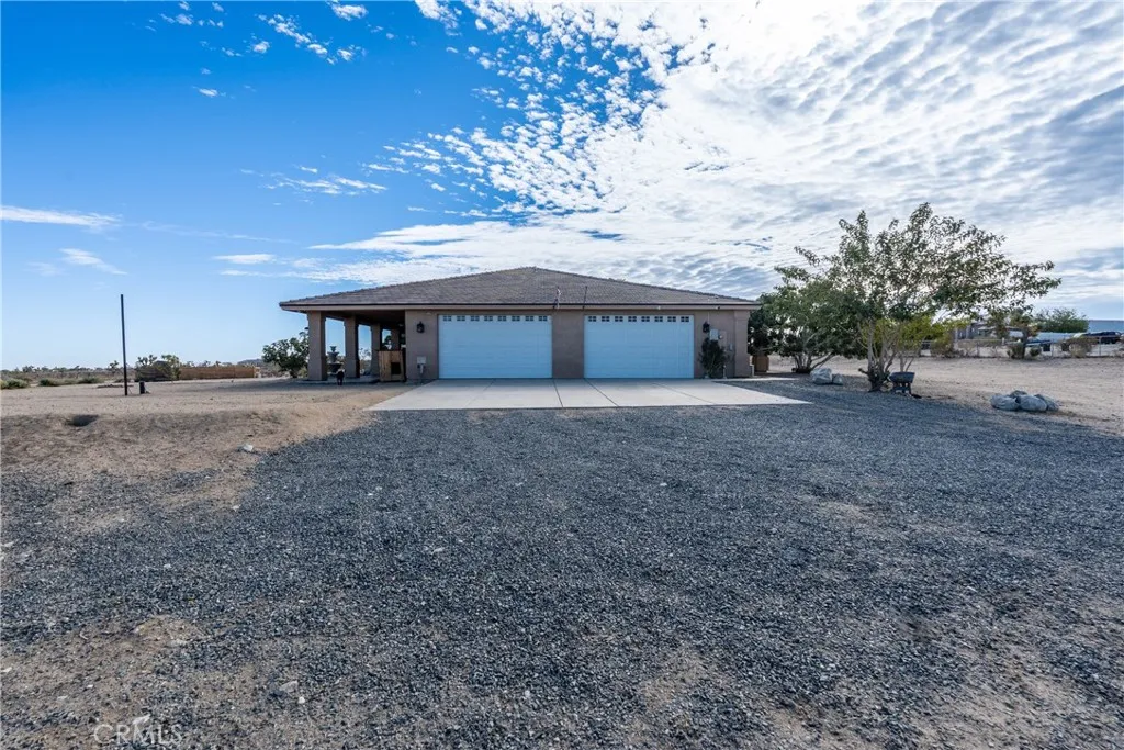 1830 Calaveras Road, Pinon Hills, California 92372 home-pic-4