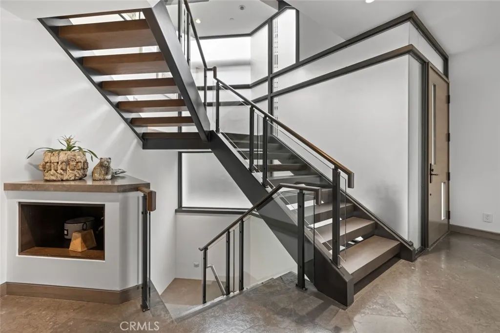 8 Beacon Bay, Newport Beach, California 92660 home-pic-16