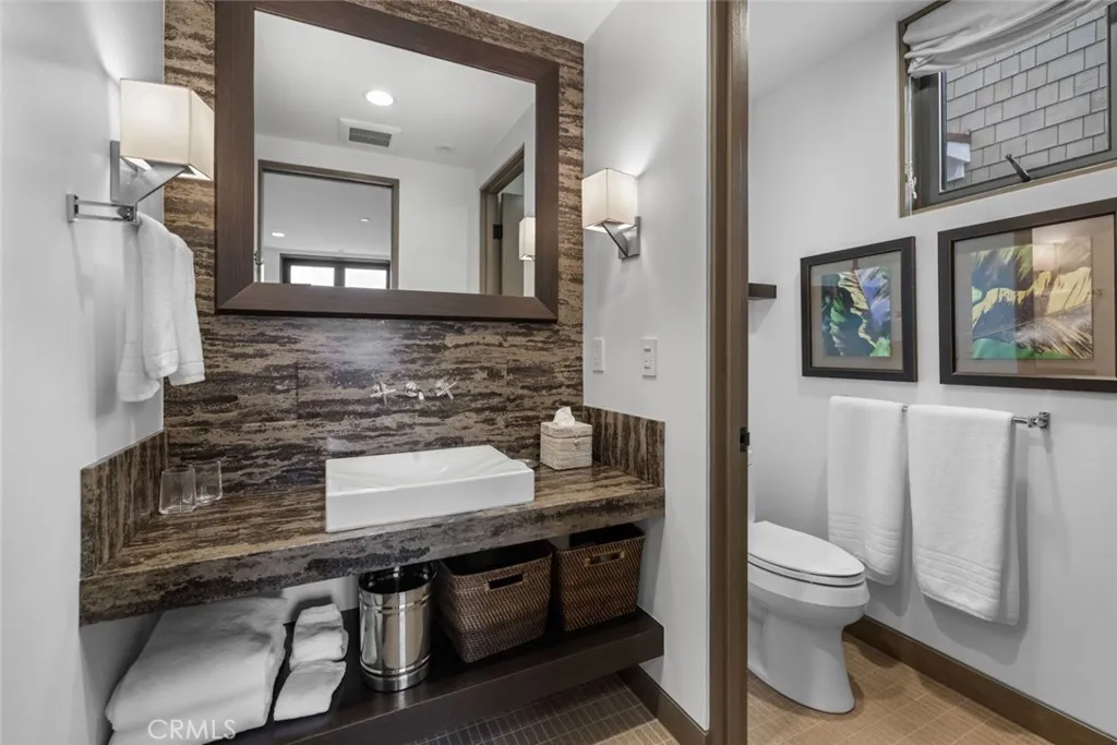 8 Beacon Bay, Newport Beach, California 92660 home-pic-42