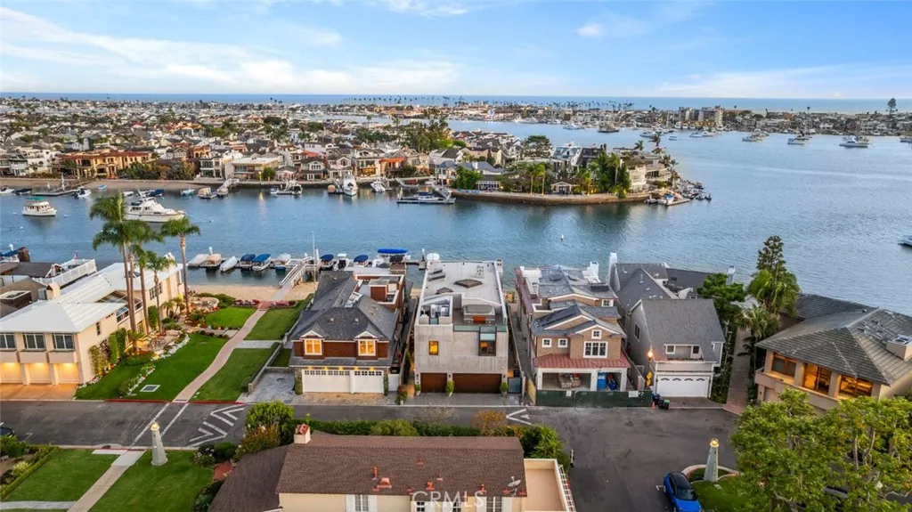 8 Beacon Bay, Newport Beach, California 92660 home-pic-64