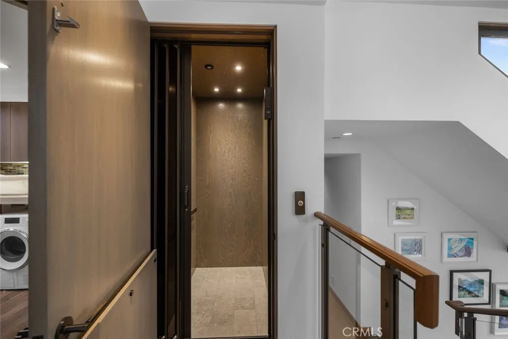8 Beacon Bay, Newport Beach, California 92660 home-pic-28