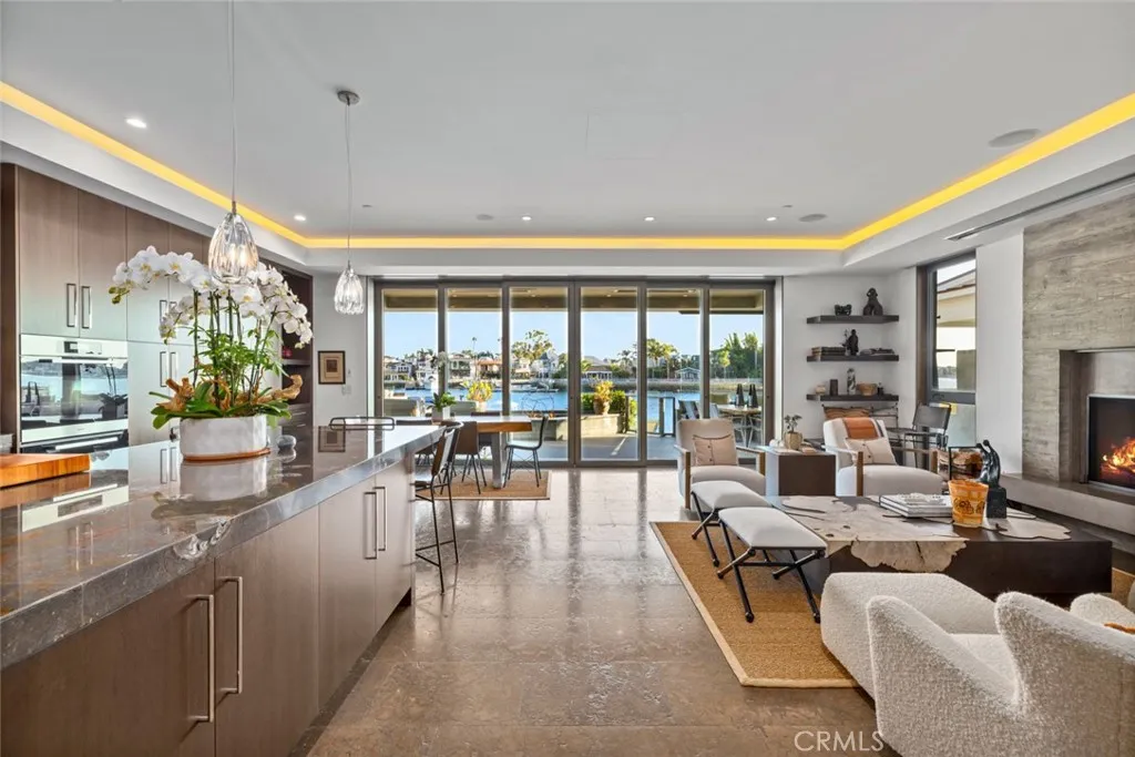 8 Beacon Bay, Newport Beach, California 92660 home-pic-9