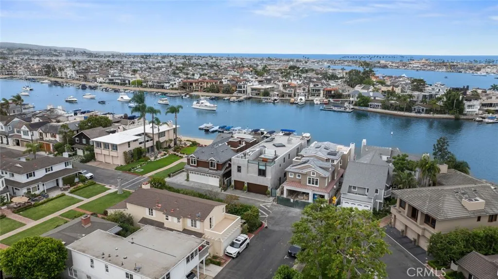 8 Beacon Bay, Newport Beach, California 92660 home-pic-23