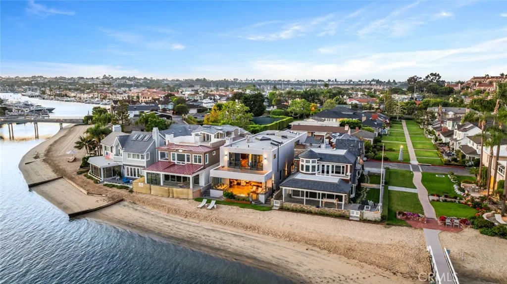 8 Beacon Bay, Newport Beach, California 92660 home-pic-4