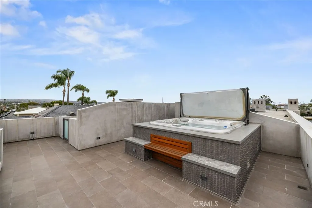 8 Beacon Bay, Newport Beach, California 92660 home-pic-57