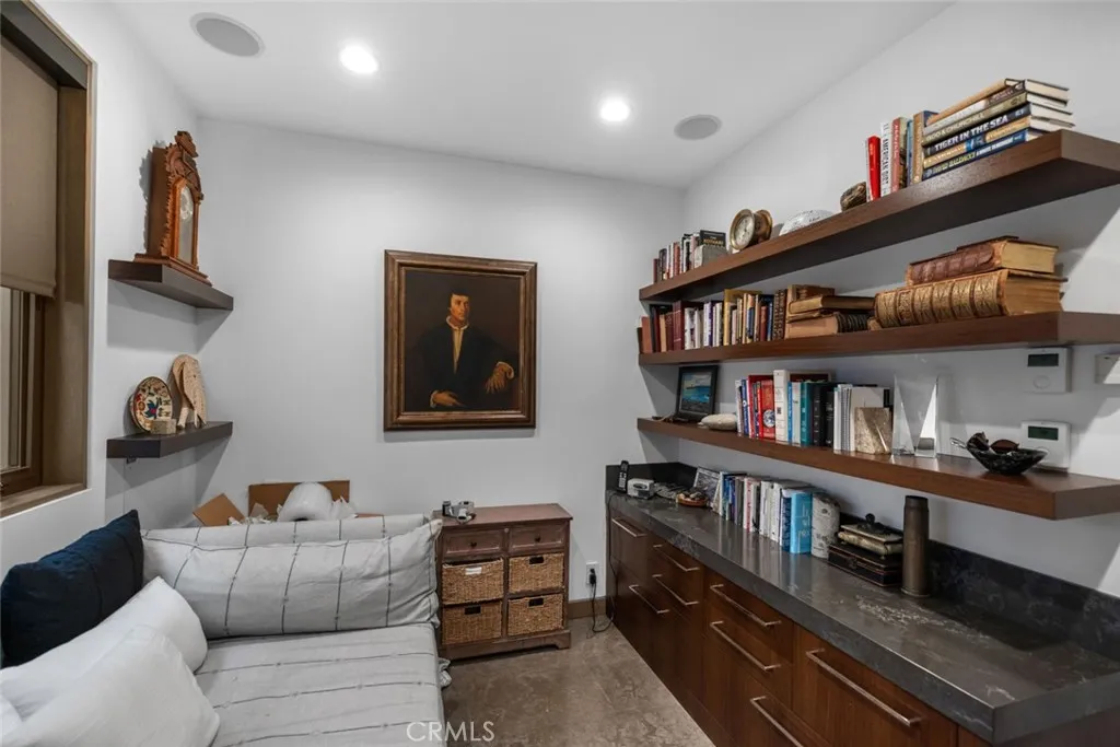 8 Beacon Bay, Newport Beach, California 92660 home-pic-54