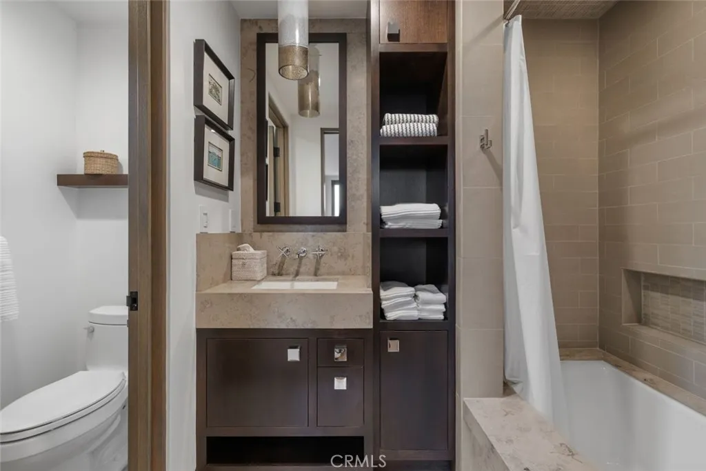 8 Beacon Bay, Newport Beach, California 92660 home-pic-45