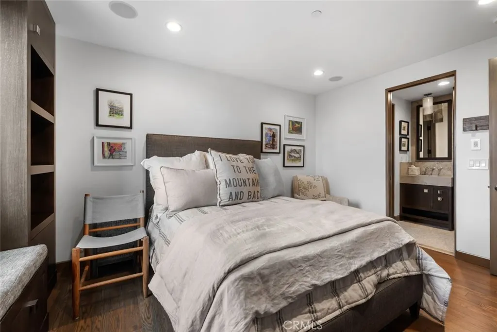 8 Beacon Bay, Newport Beach, California 92660 home-pic-44