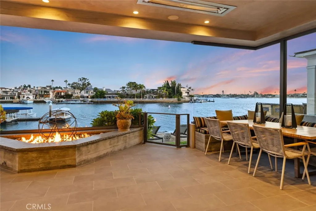 8 Beacon Bay, Newport Beach, California 92660 home-pic-0