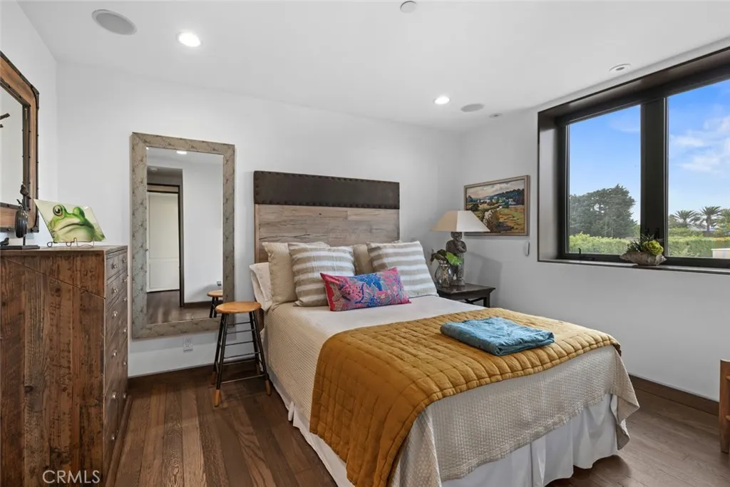 8 Beacon Bay, Newport Beach, California 92660 home-pic-38