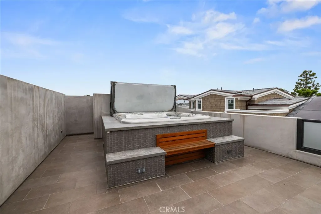 8 Beacon Bay, Newport Beach, California 92660 home-pic-56