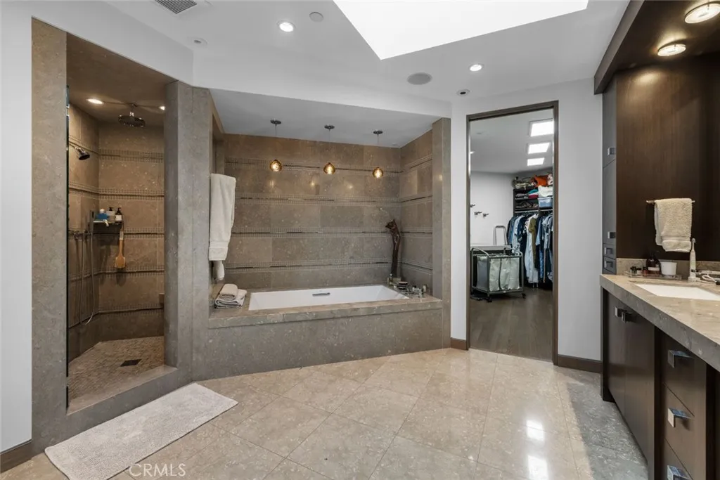 8 Beacon Bay, Newport Beach, California 92660 home-pic-33