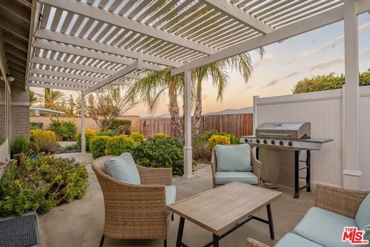 23236 Via Calisero, Valencia, California 91355