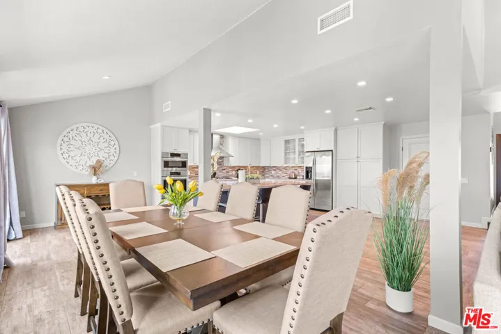 23236 Via Calisero, Valencia, California 91355