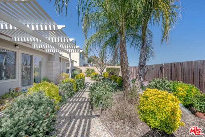 23236 Via Calisero, Valencia, California 91355
