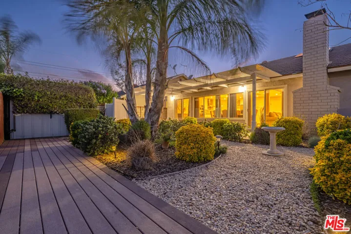 23236 Via Calisero, Valencia, California 91355
