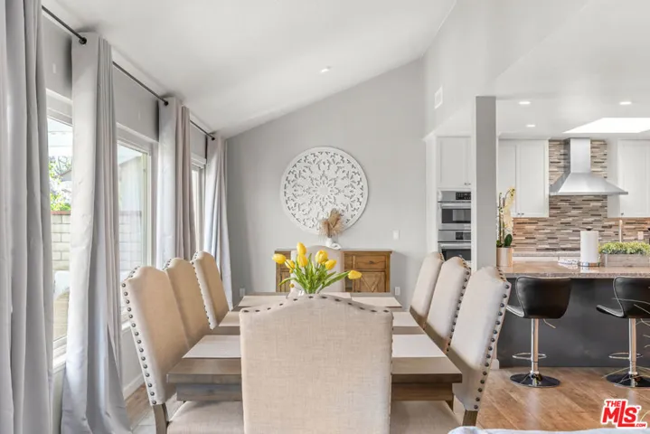 23236 Via Calisero, Valencia, California 91355