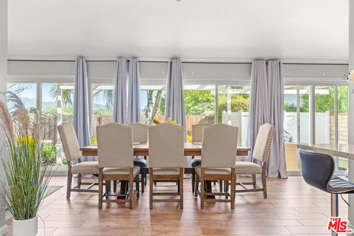 23236 Via Calisero, Valencia, California 91355