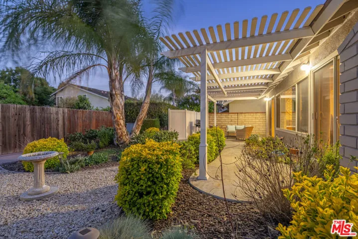 23236 Via Calisero, Valencia, California 91355