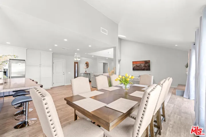 23236 Via Calisero, Valencia, California 91355