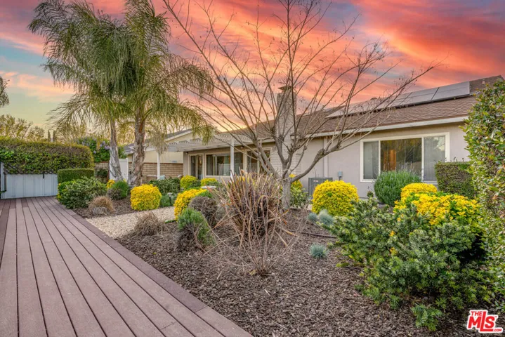 23236 Via Calisero, Valencia, California 91355