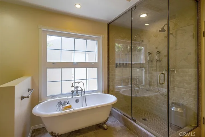 Master Bath Room