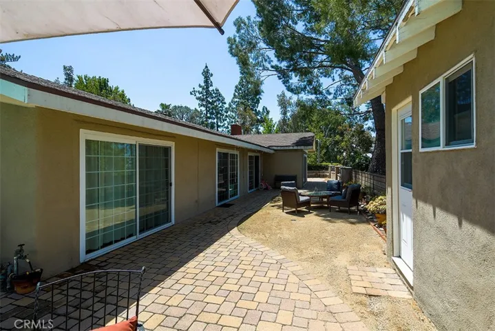 935 Bay Tree, La Canada Flintridge, California 91011