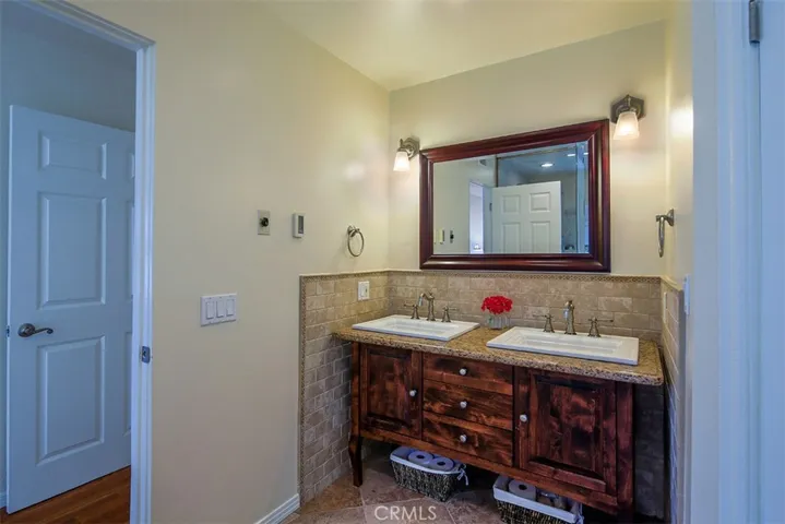 Master Bath Room