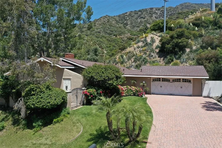 935 Bay Tree, La Canada Flintridge, California 91011