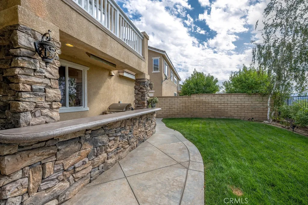 24030 Via Vizcaya, Valencia, California 91354 home-pic-45