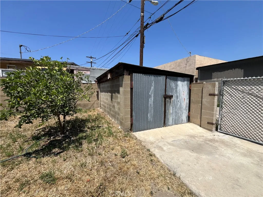 8942 Ilex, Sun Valley, California 91352 home-pic-24