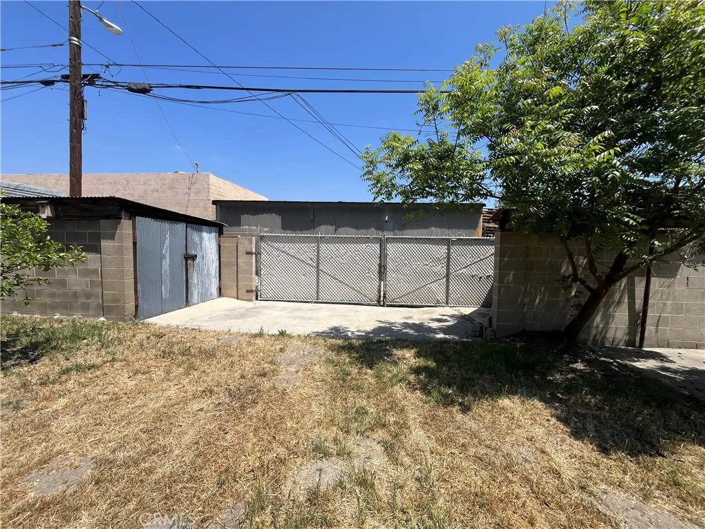 8942 Ilex, Sun Valley, California 91352 home-pic-23