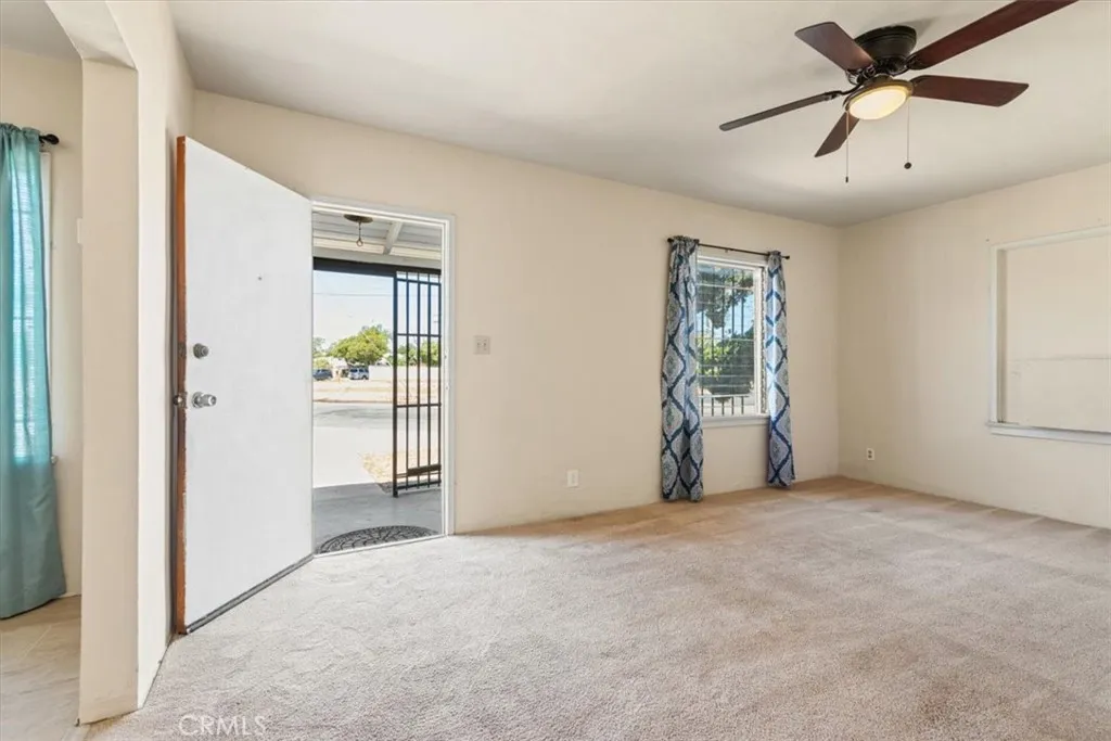 8942 Ilex, Sun Valley, California 91352 home-pic-5